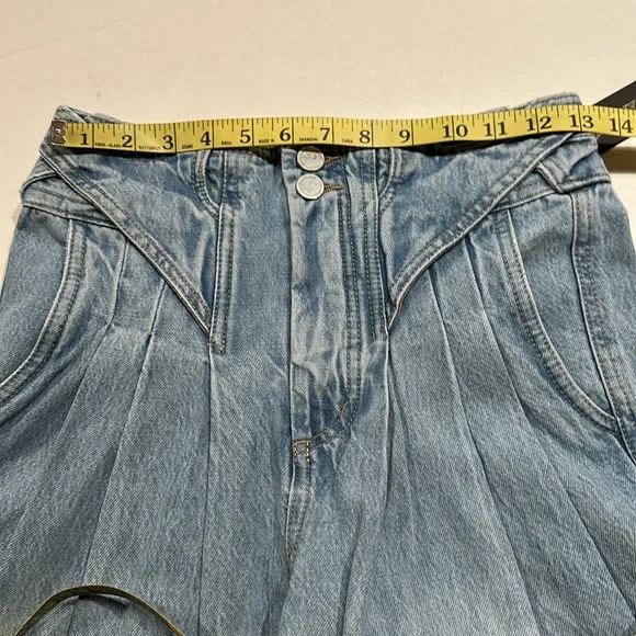 BLANK NYC Steal The Show Jeans - Picture 7 of 13